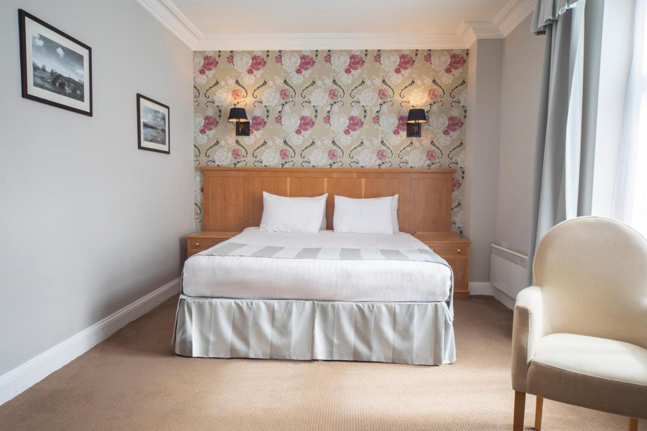 Hotel Hall And