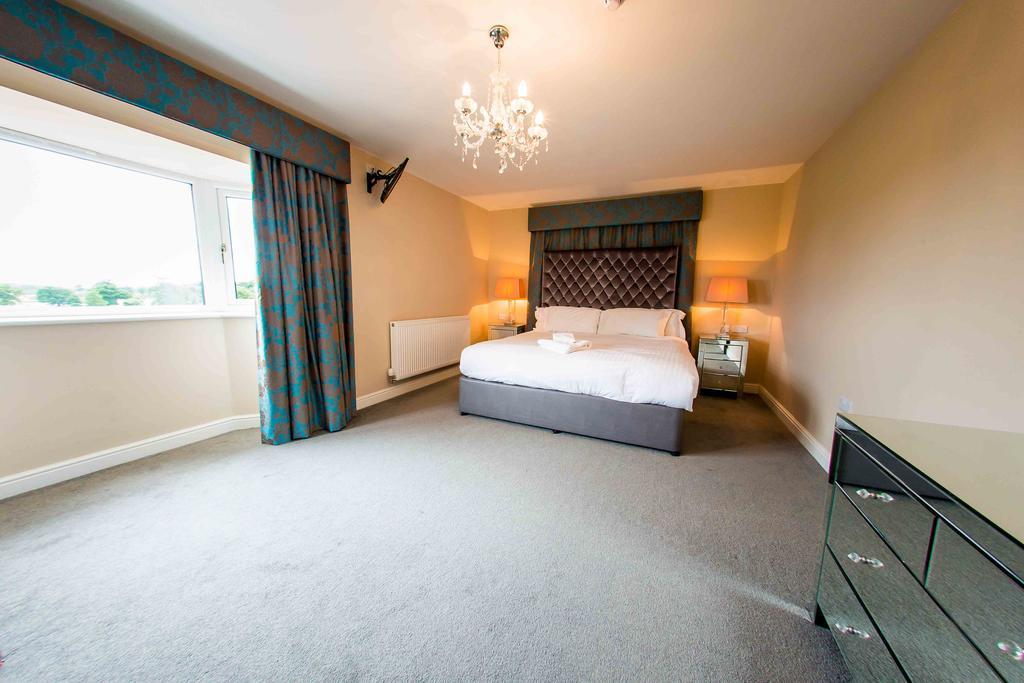 Hall And Hotel Whittlebury